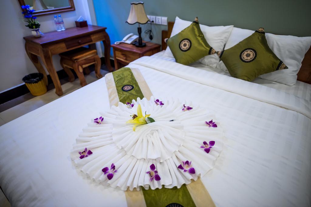 Ny Ka Smy Hotel Phnom Penh Ngoại thất bức ảnh